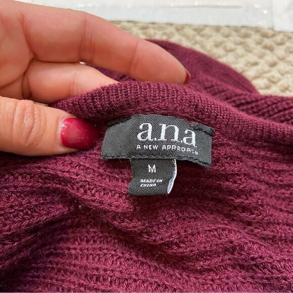 a.n.a Brand Burgundy Knit Crew Neck Sweater Size Medium - Picture 6 of 7